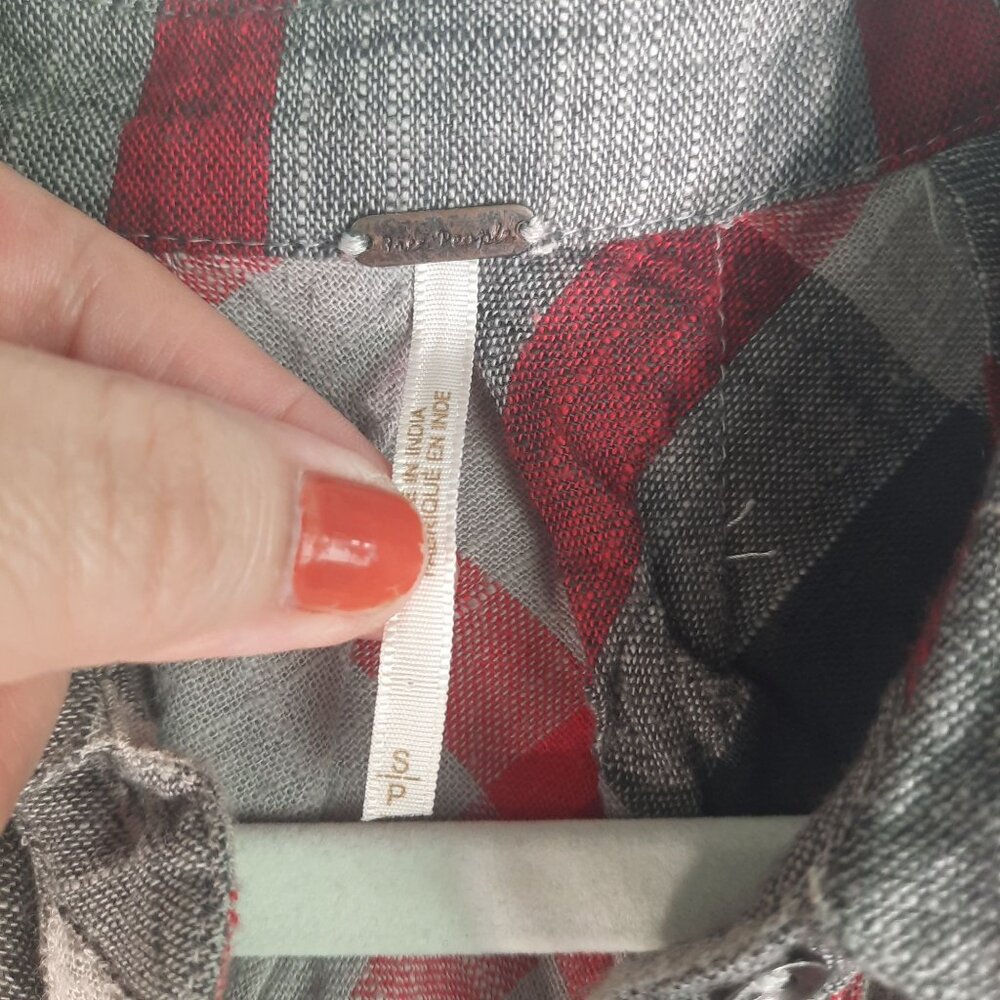 Free People Peppy In Plaid Gray Red Button Up Ruffle Back Oversized Blouse - Picture 4 of 11